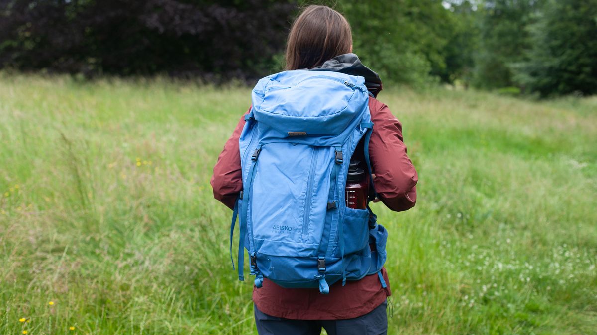 Fjallraven Abisko Friluft 35 litre backpack review: a weekend-ready ...