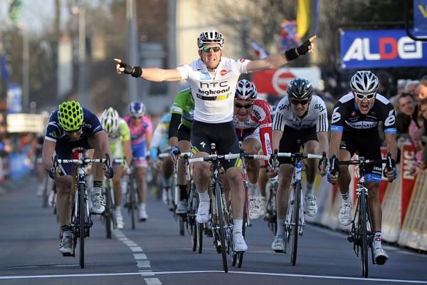 Matthew Goss (HTC-Highroad) won a dicey sprint on stage 3 of Paris-Nice