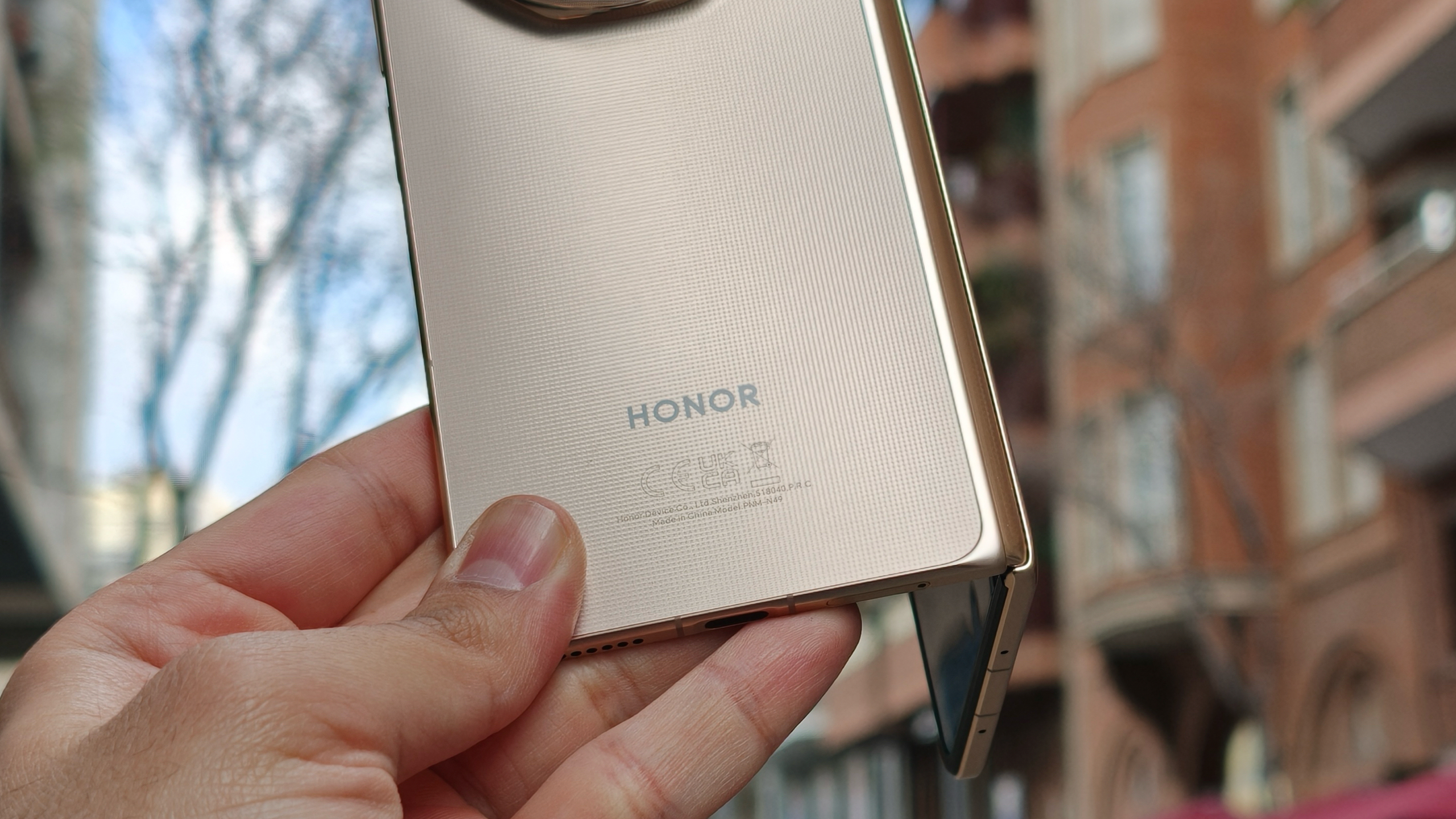 Hands-on with the Honor Magic V6