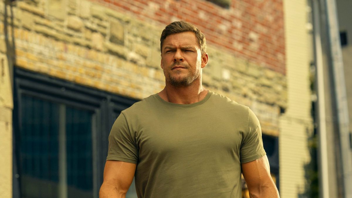 Alan Ritchson in Reacher season 3