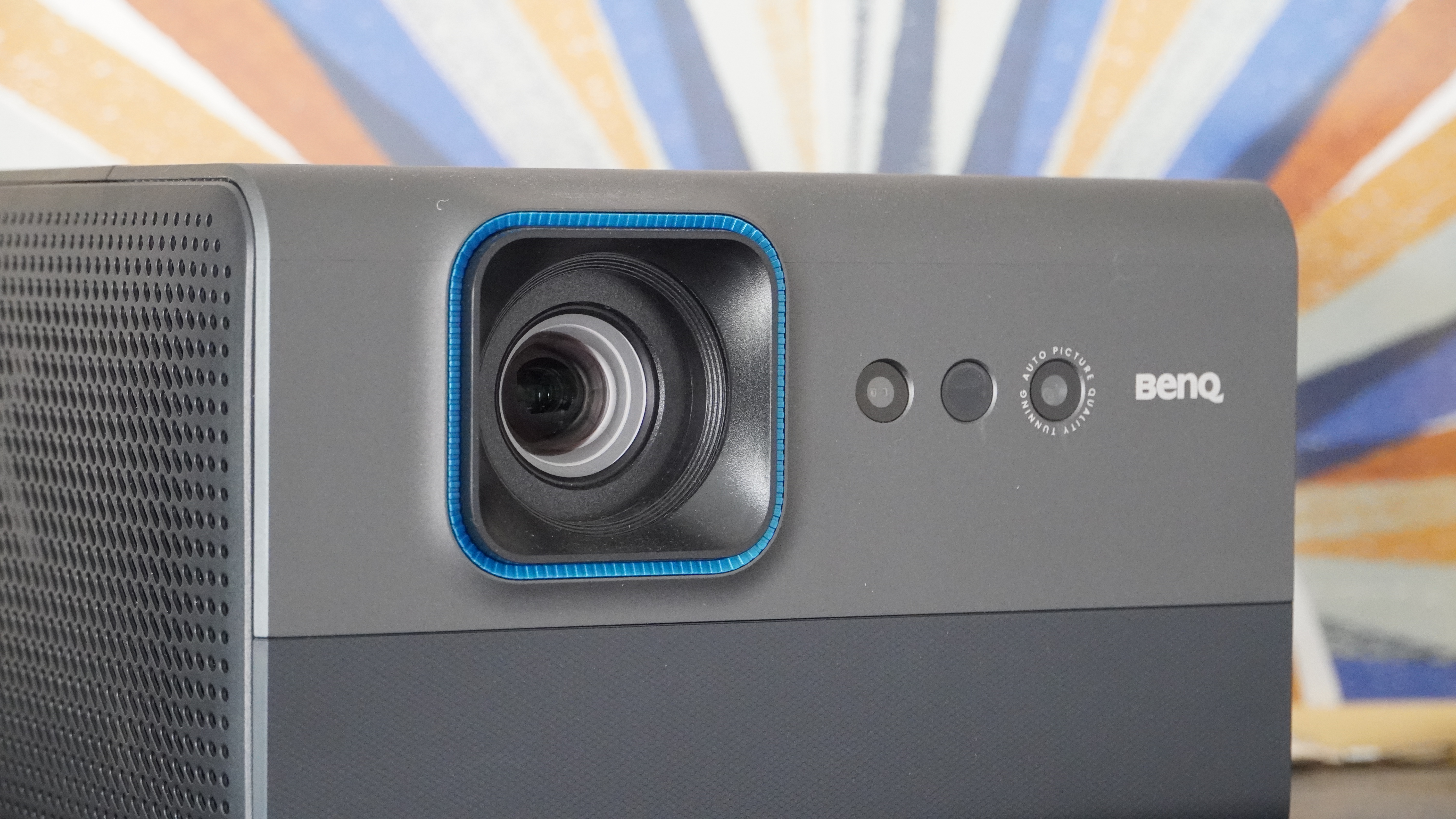 BenQ GP520 close up of lens