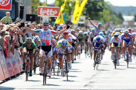 André Greipel (Omega Pharma-Lotto) wins the final stage of the Tour of Belgium.