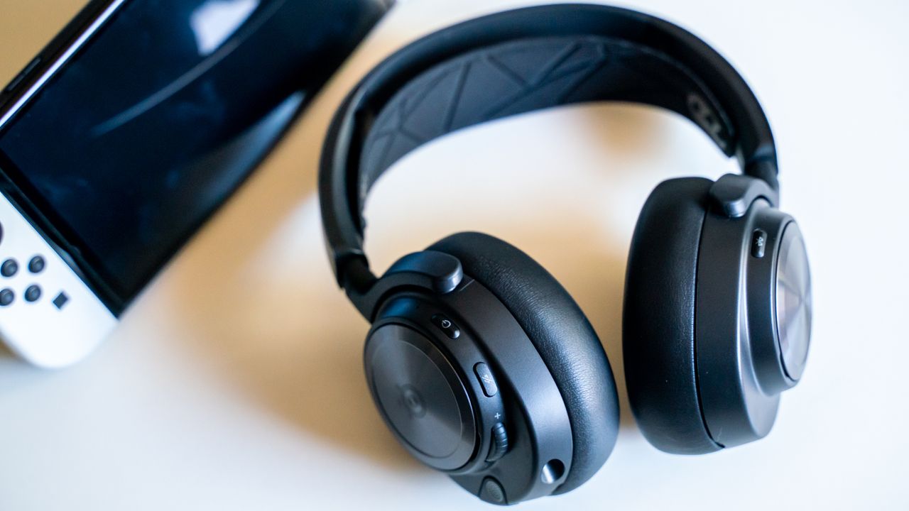 SteelSeries Arctic Nova Pro Wireless