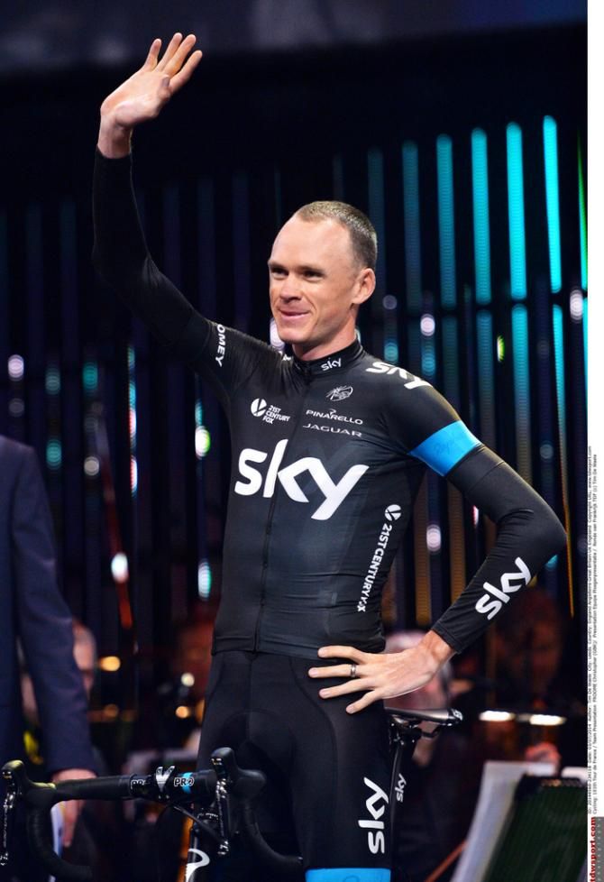 Chris Froome waving to the crowd