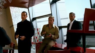 Brad Pitt eating in Ocean's Thirteen