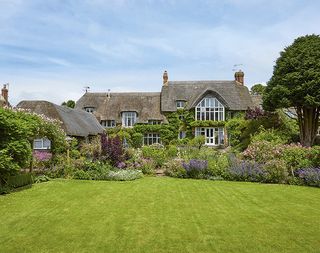 houses for sale with outstanding gardens