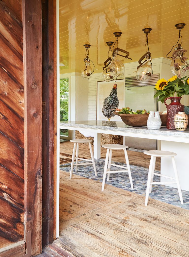 Farmhouse kitchen wall decor: 12 rustic wall decor ideas | Homes and ...