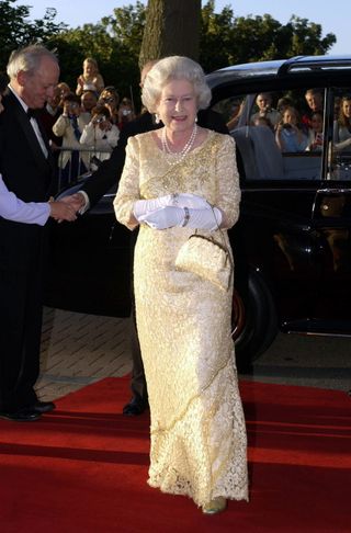 queen elizabeth best fashion 2001