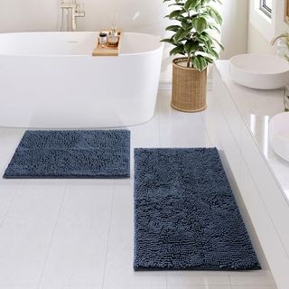 Hearth & Harbor 2-teiliges Badezimmerteppich-Set, Chenille-Badematten-Set – maschinenwaschbare Badematte für Badezimmer, Gummi-Rückseite, rutschfeste, schnell trocknende Badematte – marineblauer Badteppich, 17 x 24–20 x 32 cm