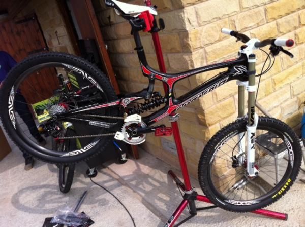 Steve Peat's Santa Cruz V10 bike