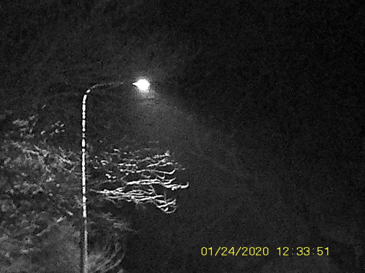 Sample images from the Rexing B1 Basic taken at night