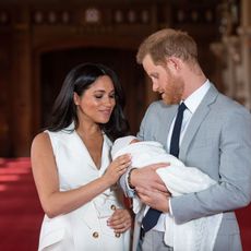 windsor, england may 08 prince harry, duke of sussex and meghan, duchess of sussex, pose with their newborn son archie harrison mountbatten windsor during a photocall in st george's hall at windsor castle on may 8, 2019 in windsor, england the duchess of sussex gave birth at 0526 on monday 06 may, 2019 photo by dominic lipinski wpa poolgetty images