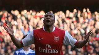 London, UNITED KINGDOM: Arsenal's Julio Baptista of Brazil celebrates after scoring against Reading during their Premiership game at Emirates Stadium in London, 03 March 2007. AFP PHOTO / JOHN D MCHUGH Mobile and websire use of domestic englisg football pictures subject to a subscription of a license with Football Association Premier League (FAPL) tel: +44 207 2981656. For newspapers where the football content of the printed and electronic versions are identical, no license is necessary. (Photo credit should read JOHN D MCHUGH/AFP via Getty Images)