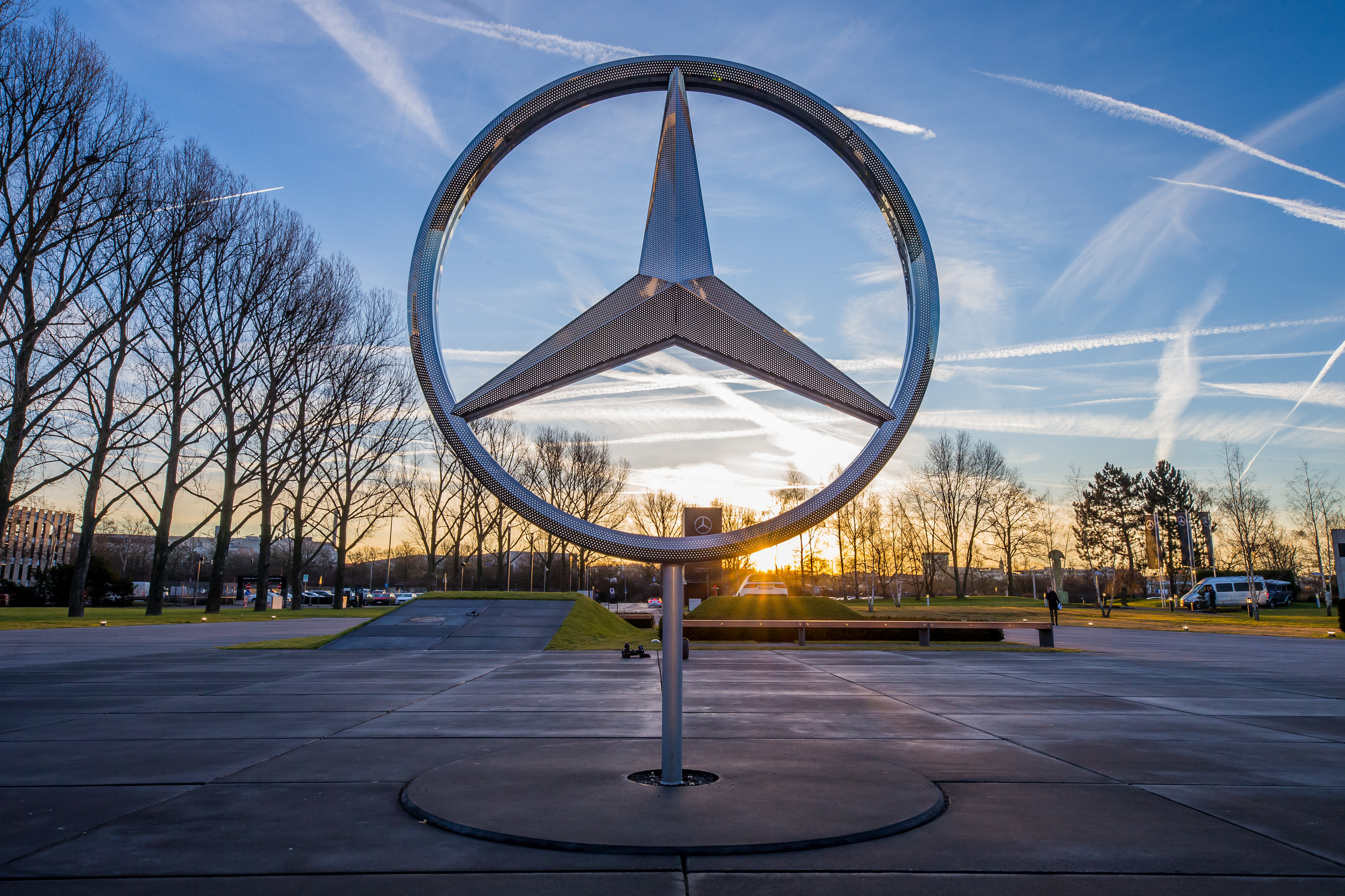 Mercedes-Benz emblem