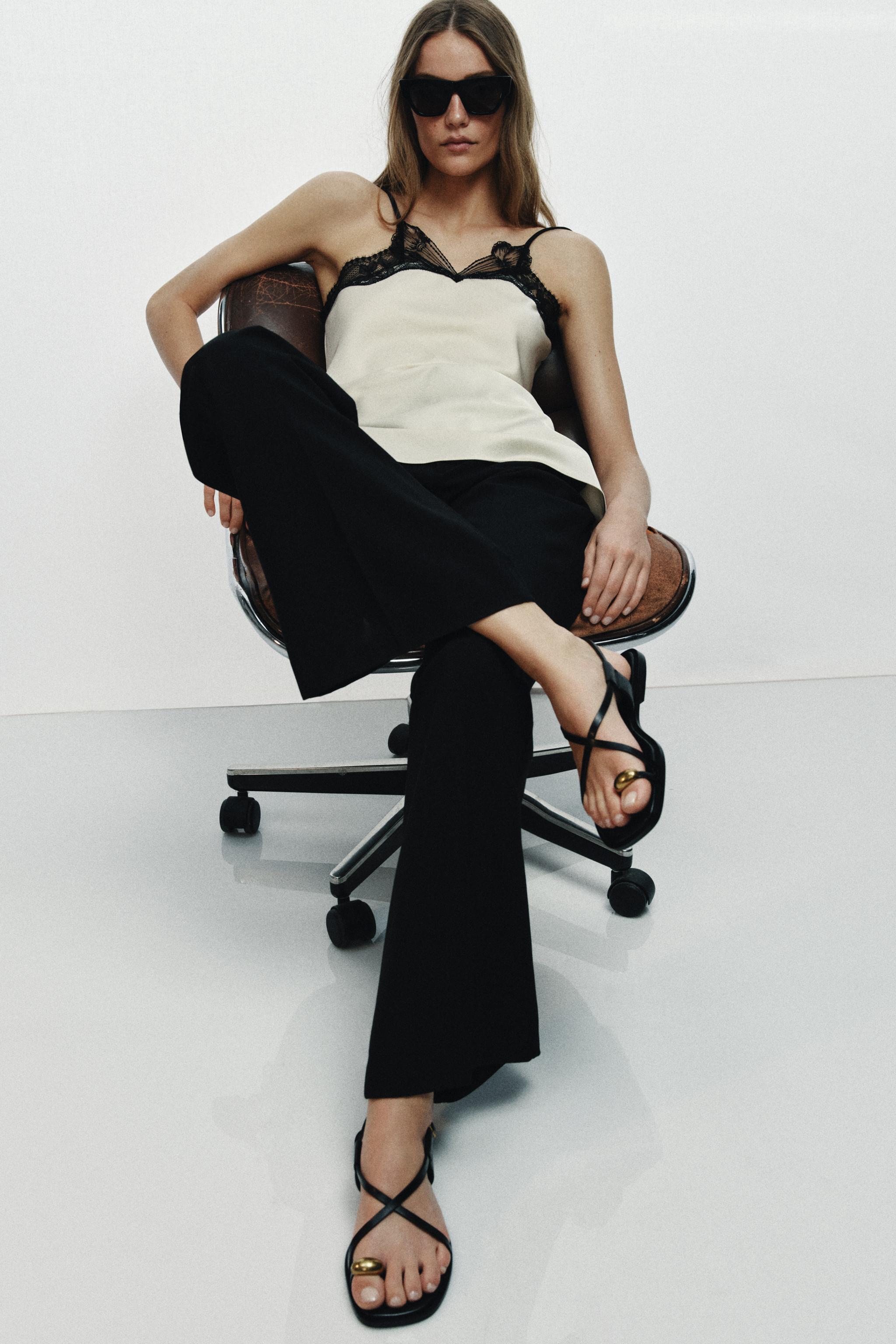 Flat Sandals With Metal Detail - Black - 2