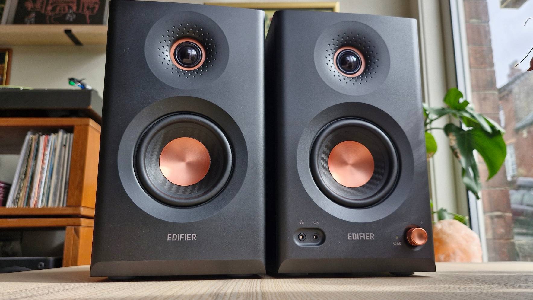 The Edifier MR5 monitor speaker on a table.