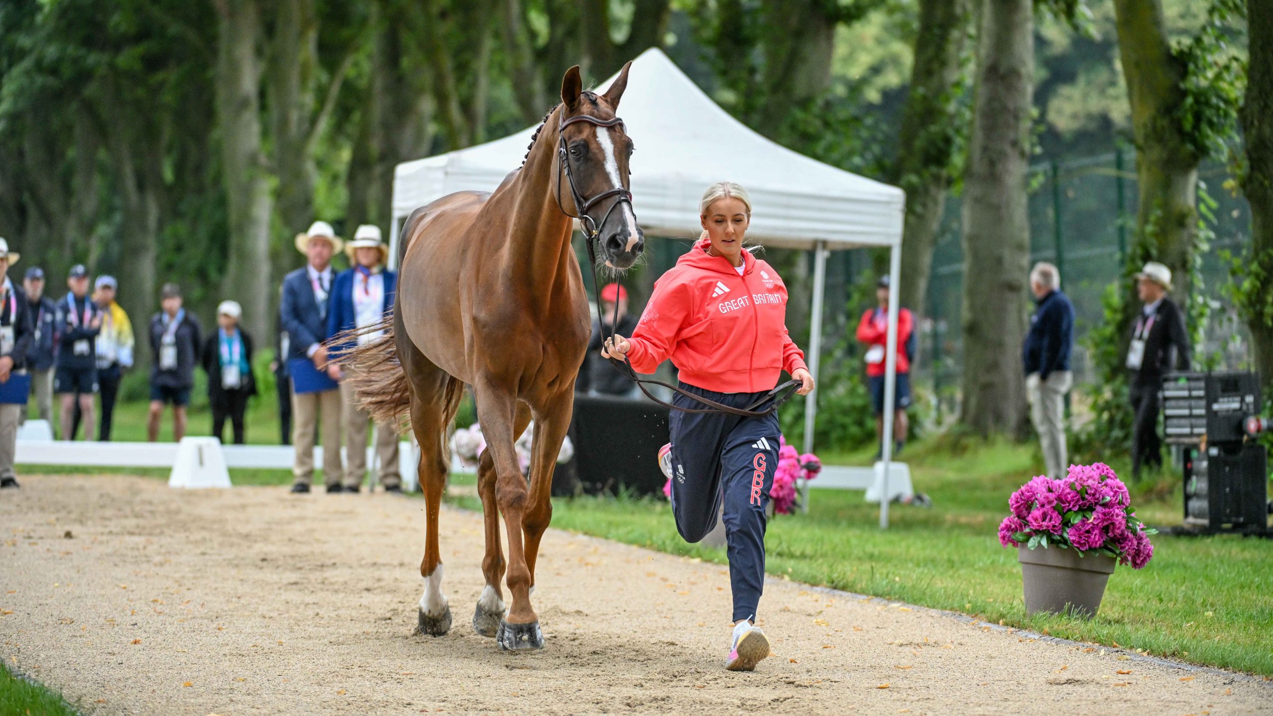 Olympic eventing first trot-up: Yasmin Ingham and Banzai Du Loir