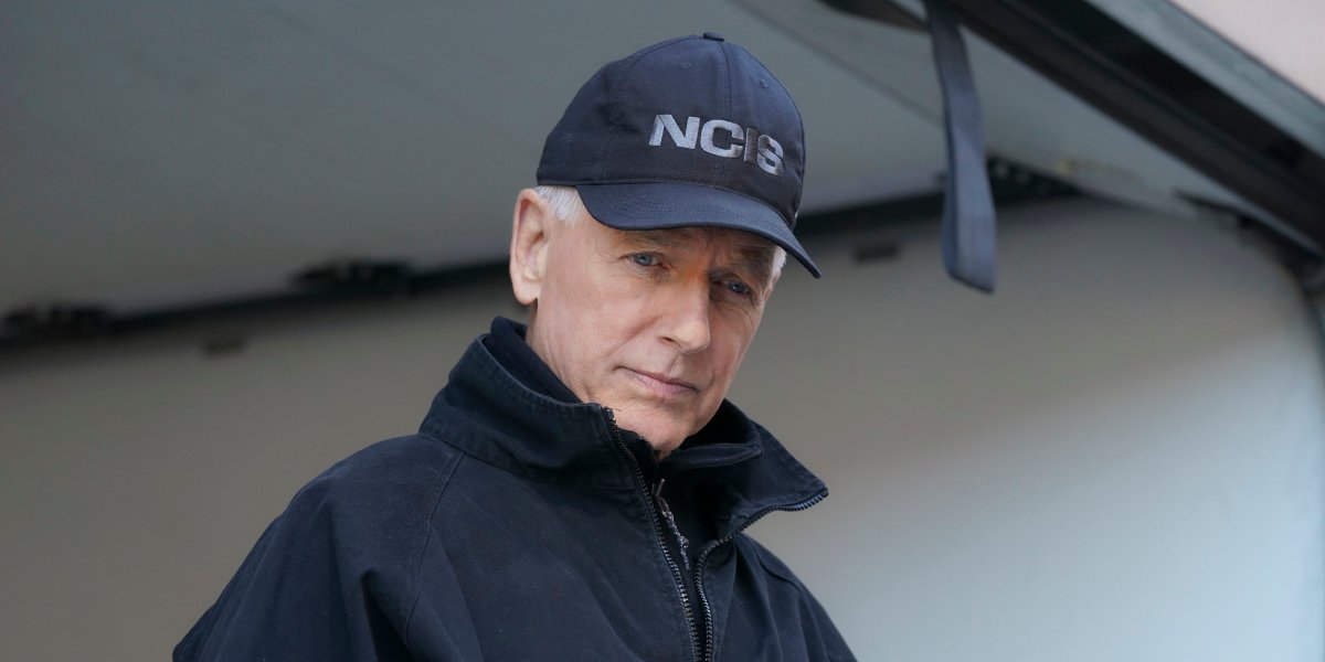 mark harmon&#039;s gibbs in hat and jacket on ncis season 18