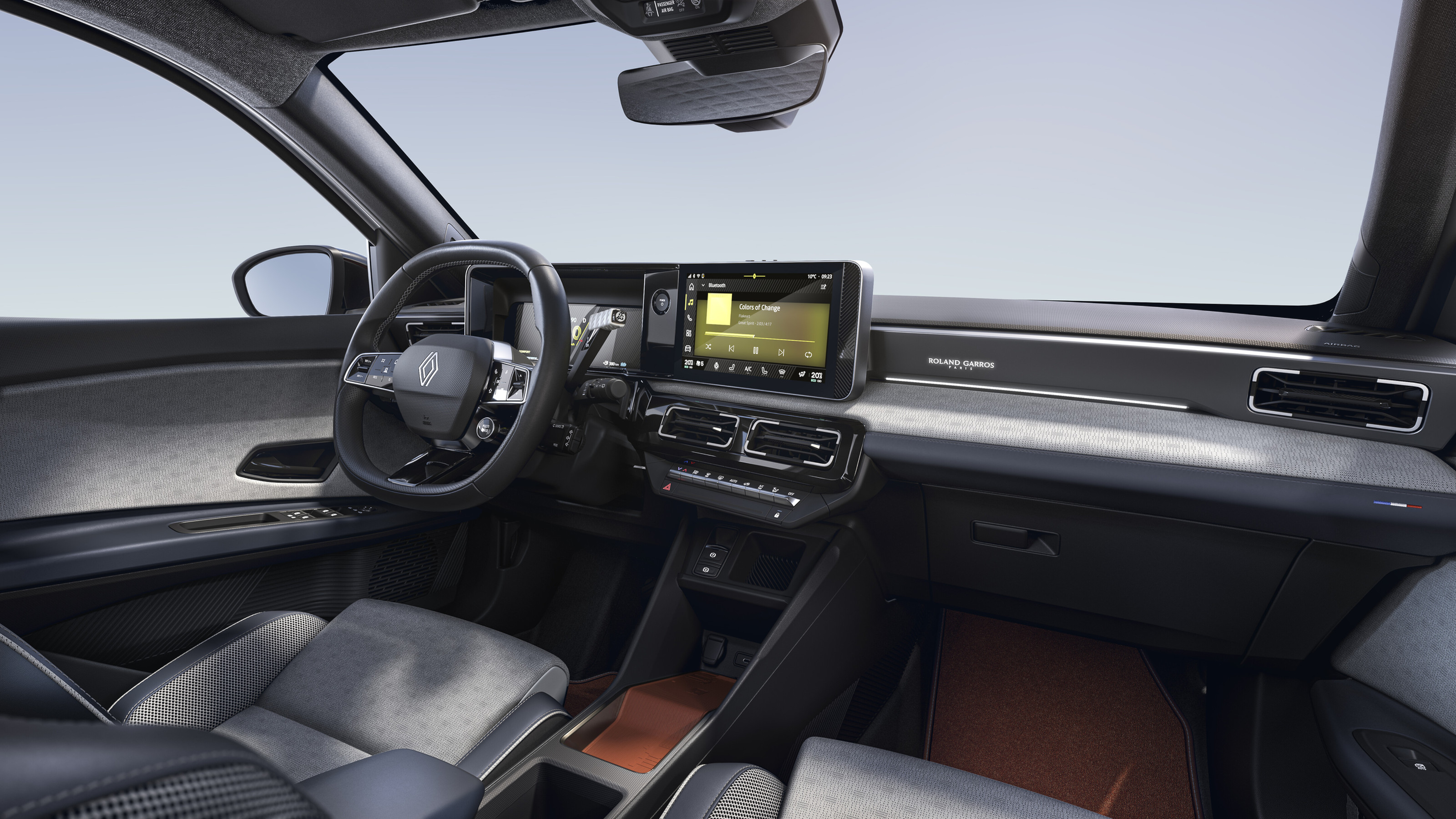 Inside the Renault 5 Roland Garros edition