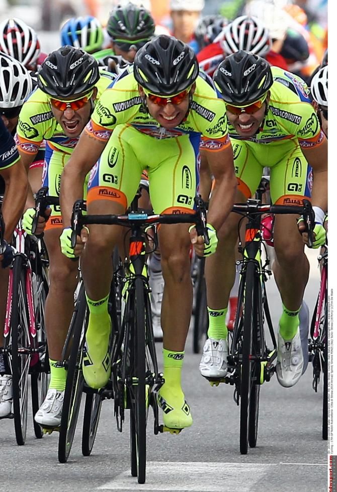 It's a yellow sprint for the win