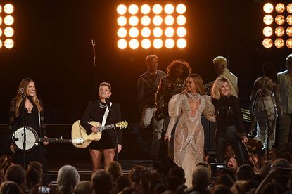 Beyonce and the Dixie Chicks at 50th CMAs