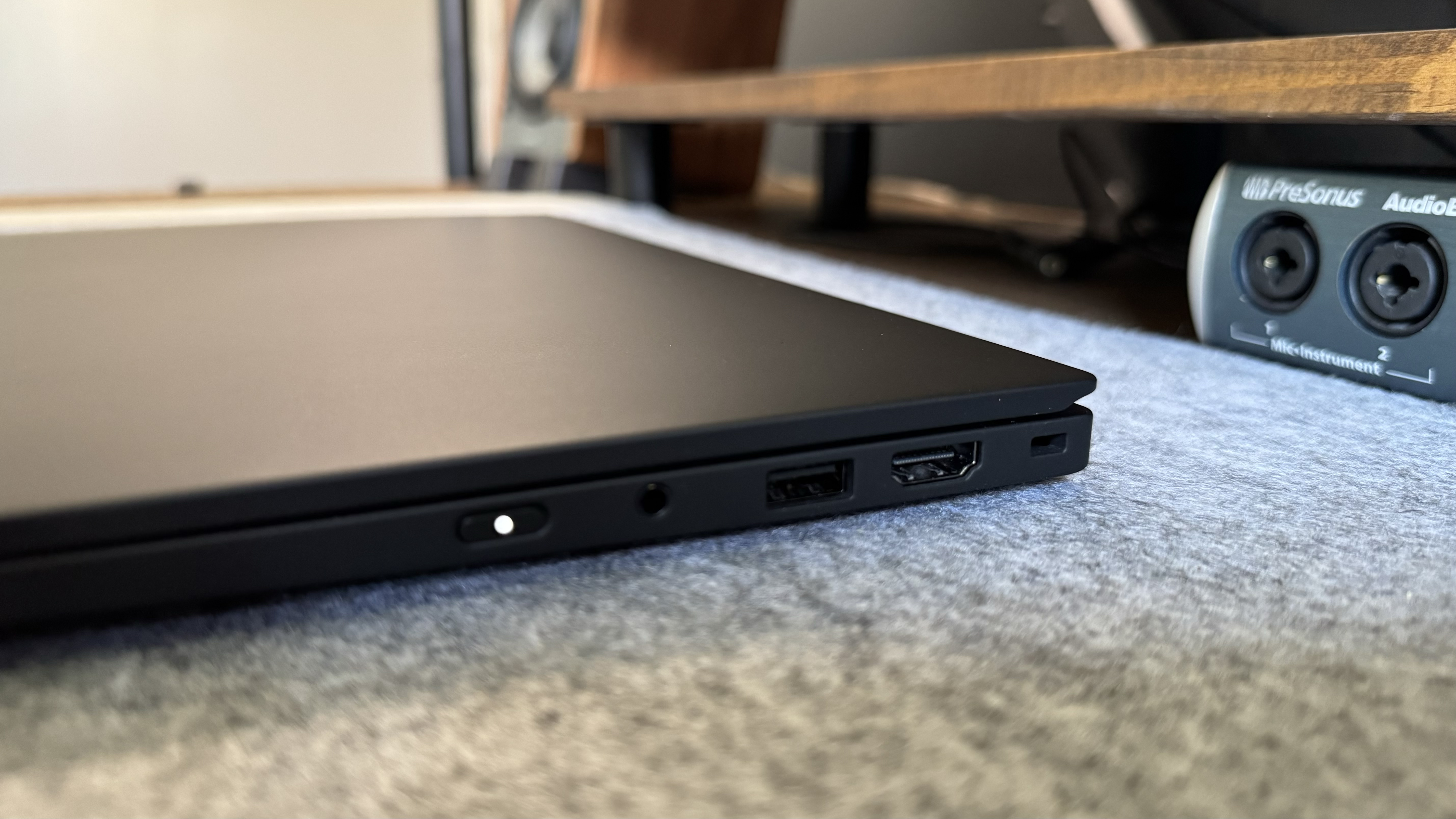 Lenovo | ThinkPad X1 Carbon Gen 13 Aura
