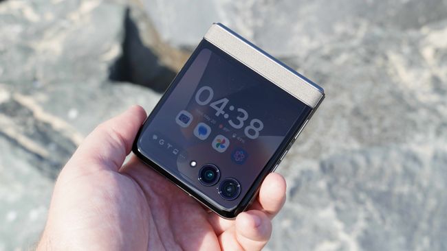 «Лучший бюджетный раскладной телефон» 2026 года уже БЕСПЛАТНО у T-Mobile — вот в чем суть предложения