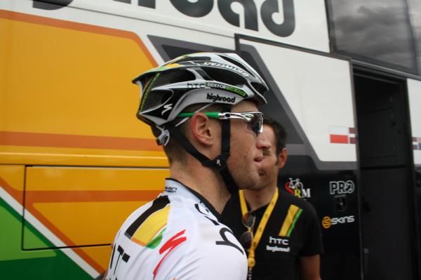 Renshaw arrives at the bus