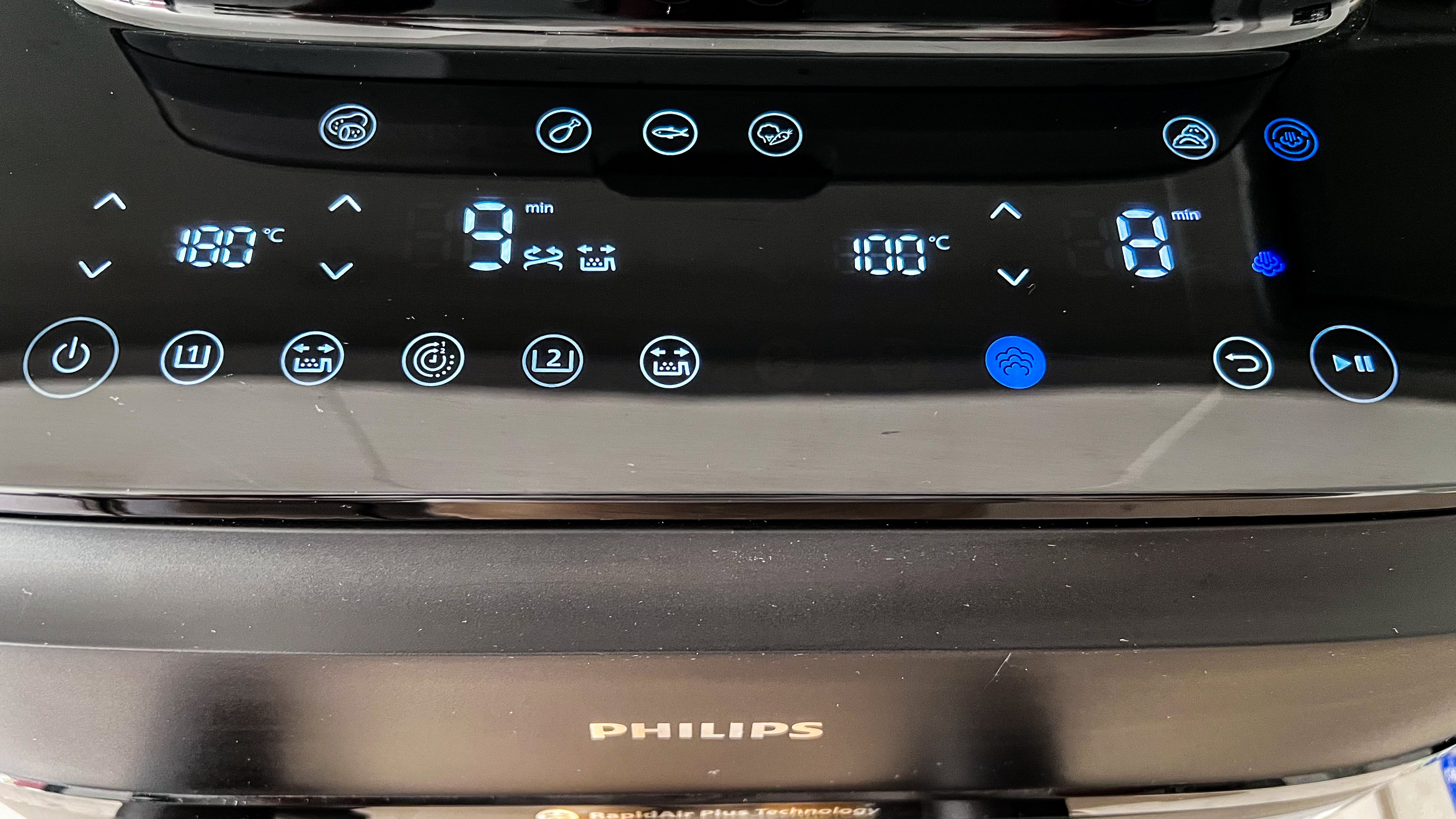 The time-sync function on the Philips 5000 Series Dual Basket Air Fryer XXL Steam