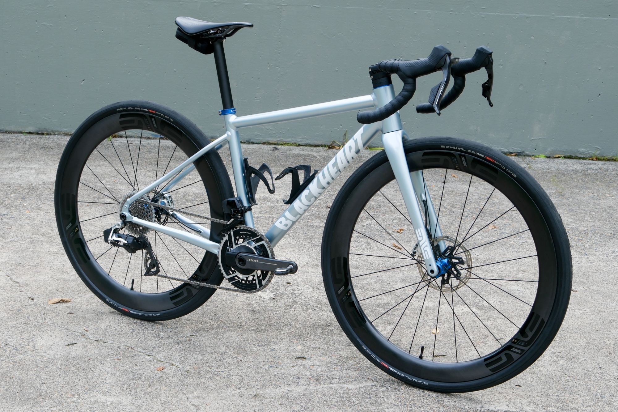 Wolf Tooth Hub