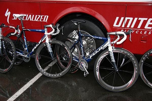 Ivan Dominguez prefers the added stiffness of Fuji's Aloha CF1 frame, though, which is normally aimed at the multisport crowd but uses nearly the same geometry as its road models.