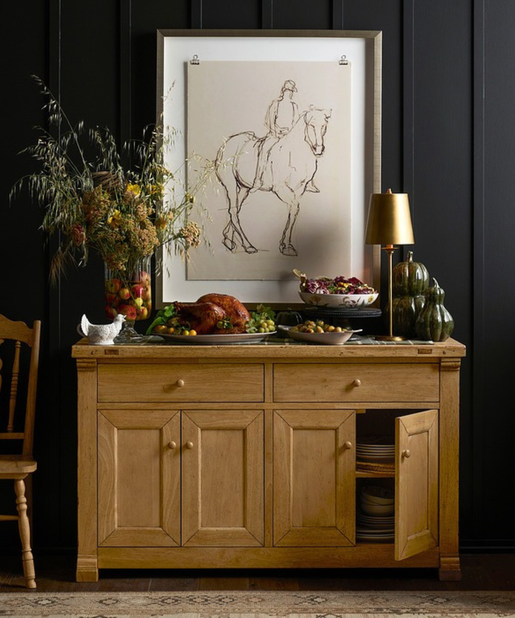 Decorative Thanksgiving table decor ideas for a chic and harvest-inspired tablescape