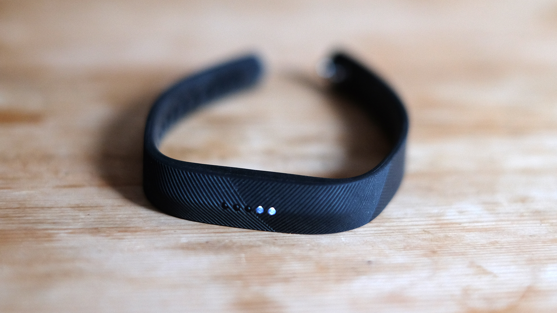 fitbit flex 2 features