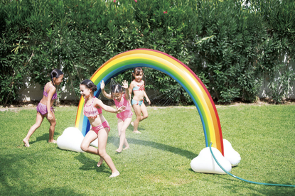 Inflatable rainbow sprinkler 