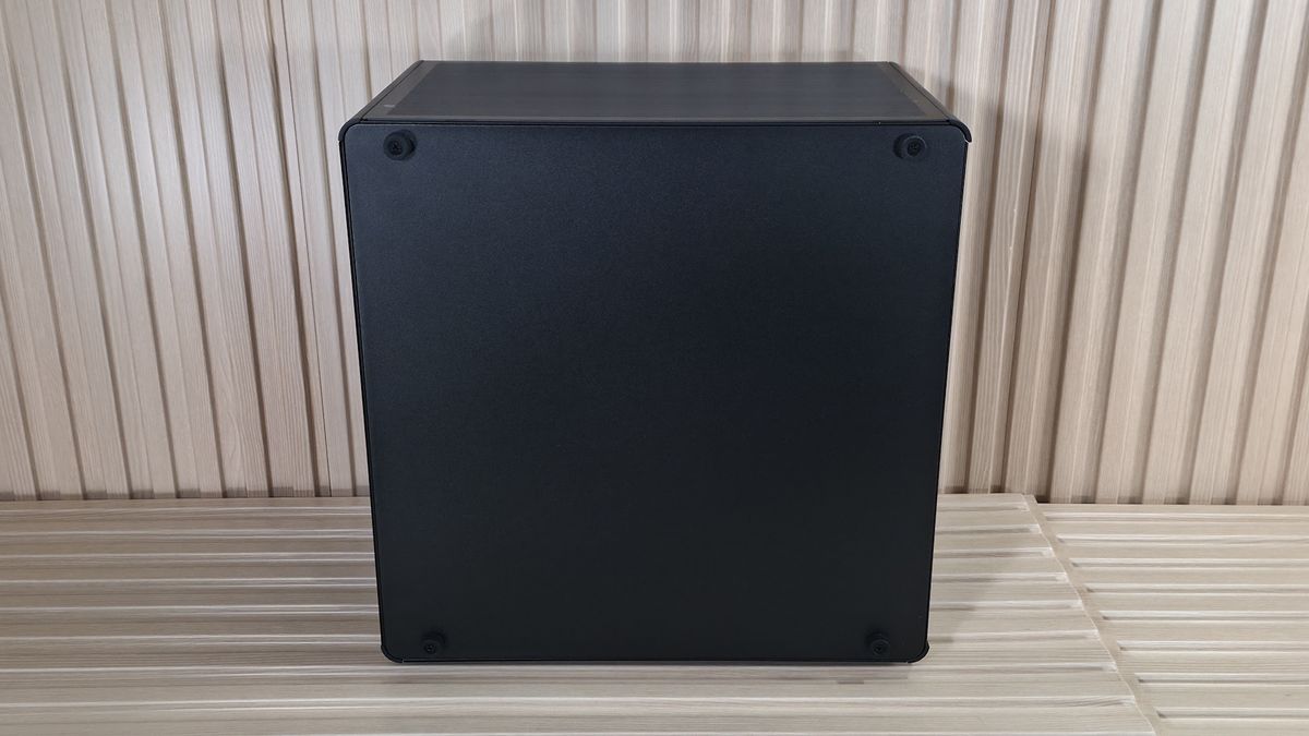 Cooler Master Q300L V3 - Case outside