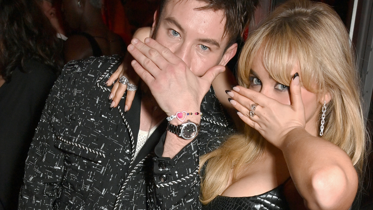 Barry Keoghan and Sabrina Carpenter attend the 2024 Vanity Fair Oscar Party Hosted By Radhika Jones at Wallis Annenberg Center for the Performing Arts on March 10, 2024 in Beverly Hills, California