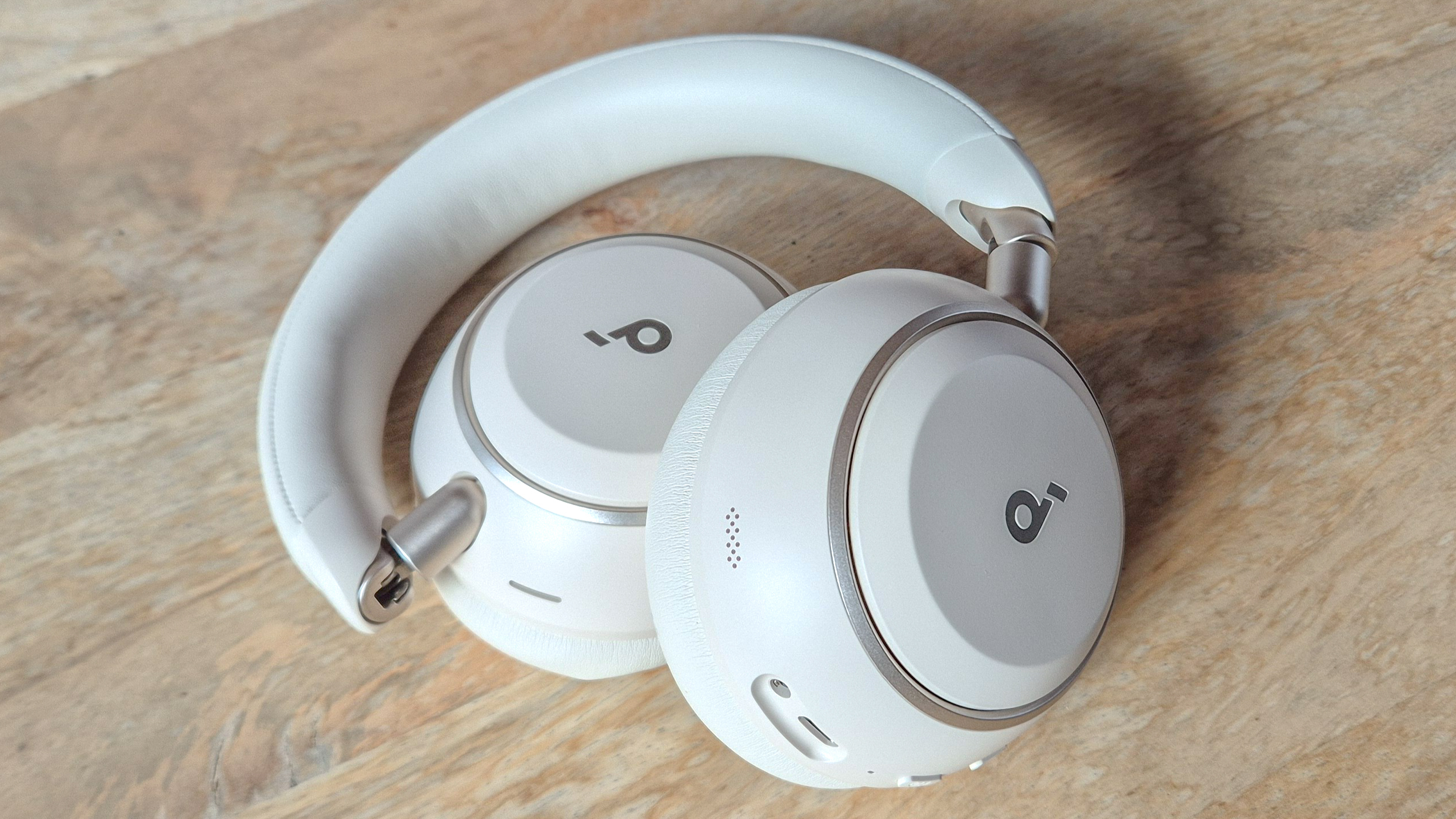 Soundcore Space 2 headphones in white