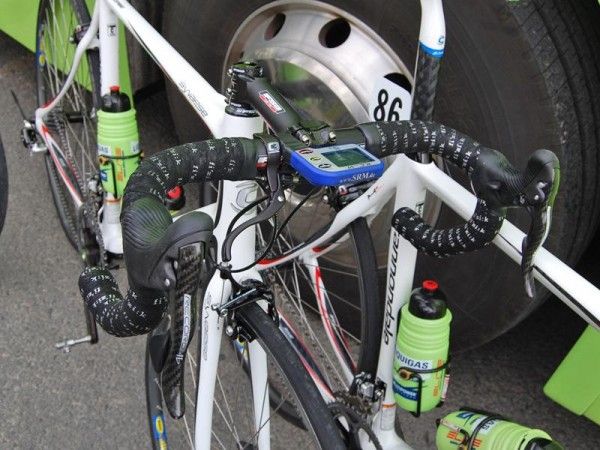 Manuel Quinziato added a single top-mounted brake lever to his Paris-Roubaix machine.