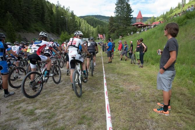Two-time defending champion Sam Schultz (Trek Factory Racing) has been fighting an injury and did not race. He was offering advice at the start line however.