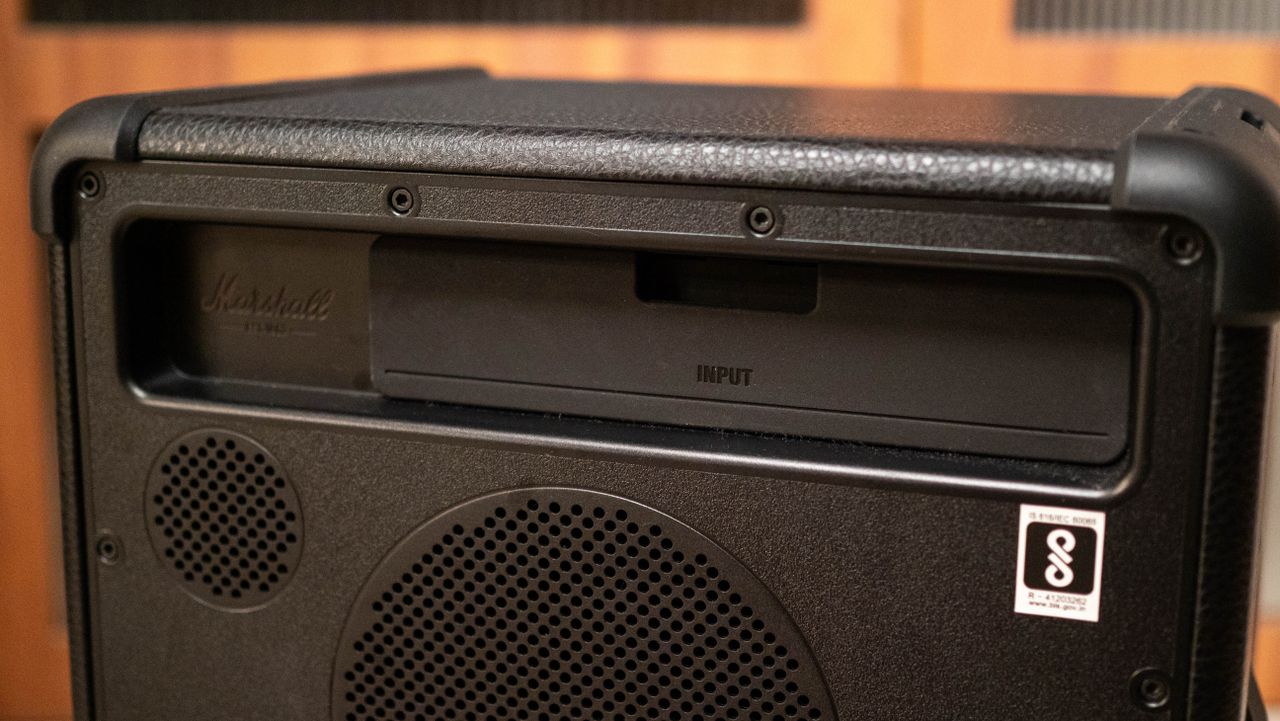 Marshall Bromley 450 connectors