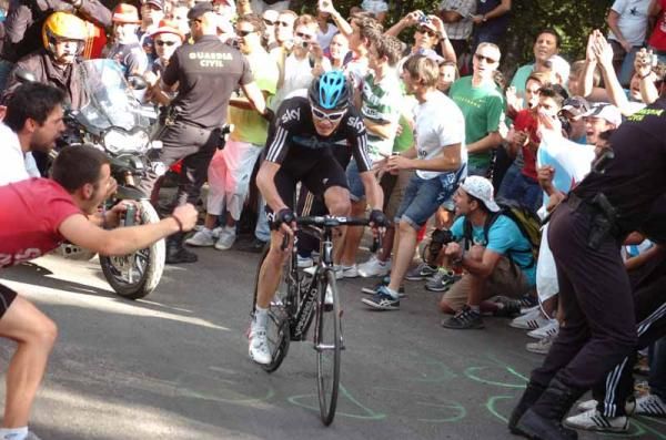 Chris Froome (Sky) on the final climb of stage 14