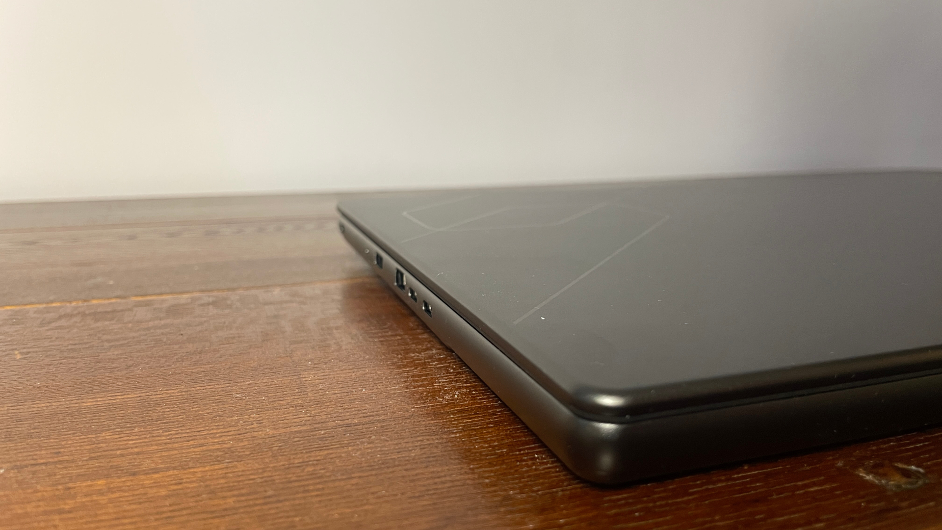 An MSI Stealth 16 AI+ gaming laptop with RTX 5080 mobile (125 W).