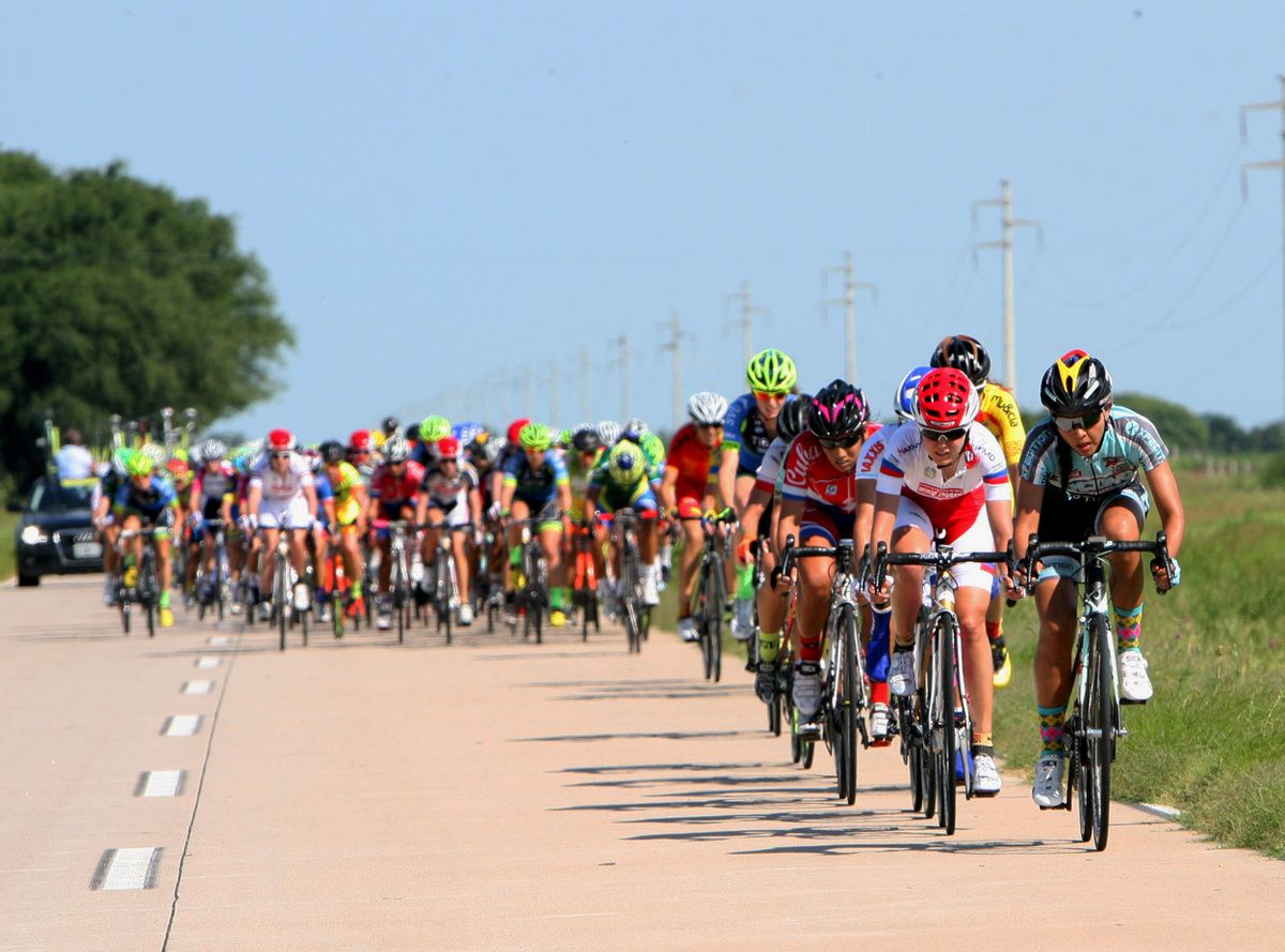 Lorena Vargas on the front of the peloton