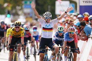 Tour de Romandie: Demi Vollering secures overall, Liane Lippert wins stage 3