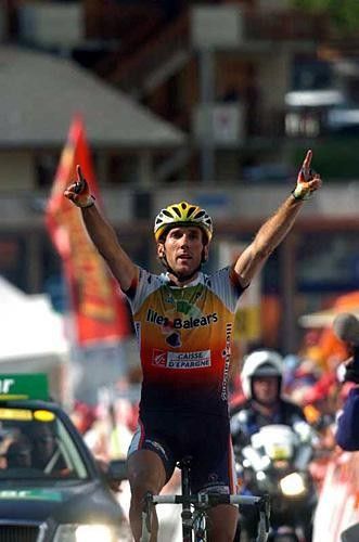 Pablo Lastras (Illes Balears) crosses the line to win
