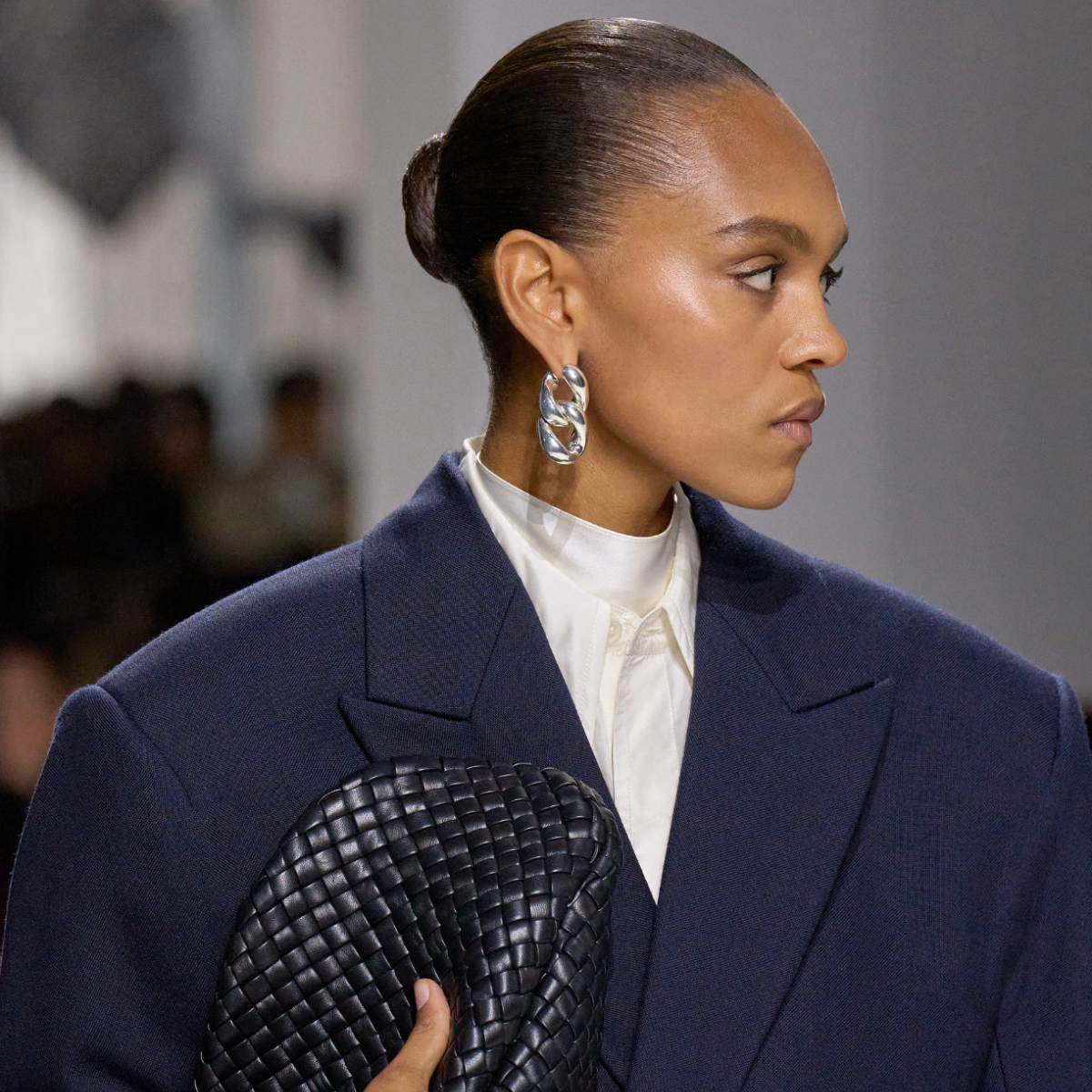 bottega veneta ss26 navy blazer