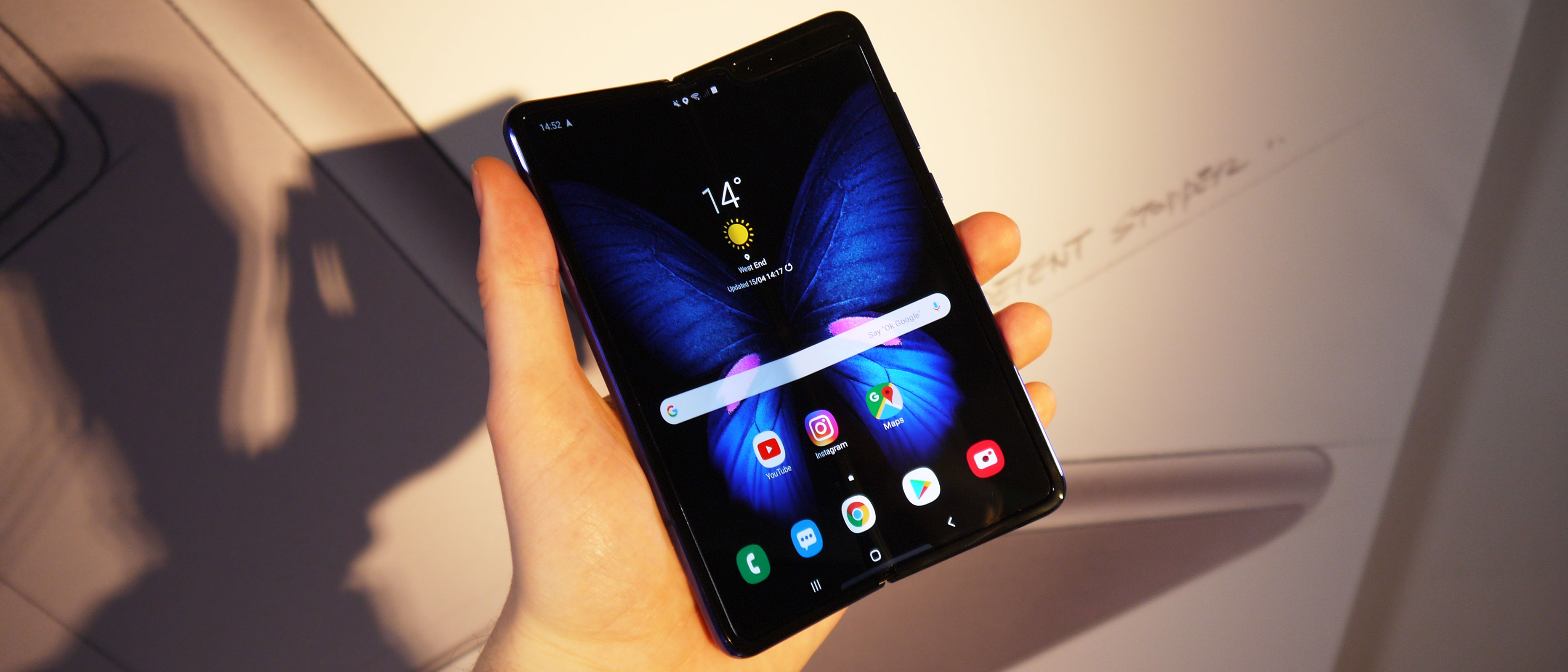 Galaxy fold экран. Samsung Galaxy Fold. Самсунг галакси фолд с двойным экраном. Галакси фолд 1. Samsung Galaxy Fold с гибким.