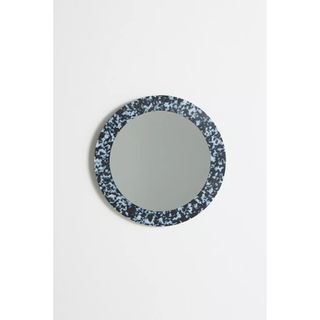 round mirror with blue edge