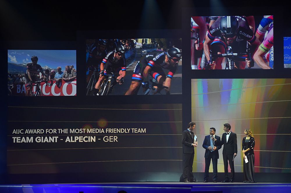 Geert Broekhuizen of Giant-Alpecin accepting his prize