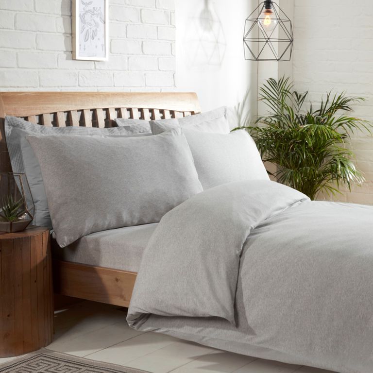 This B&M bedding by Silentnight is as comfy as your favourite Tshirt